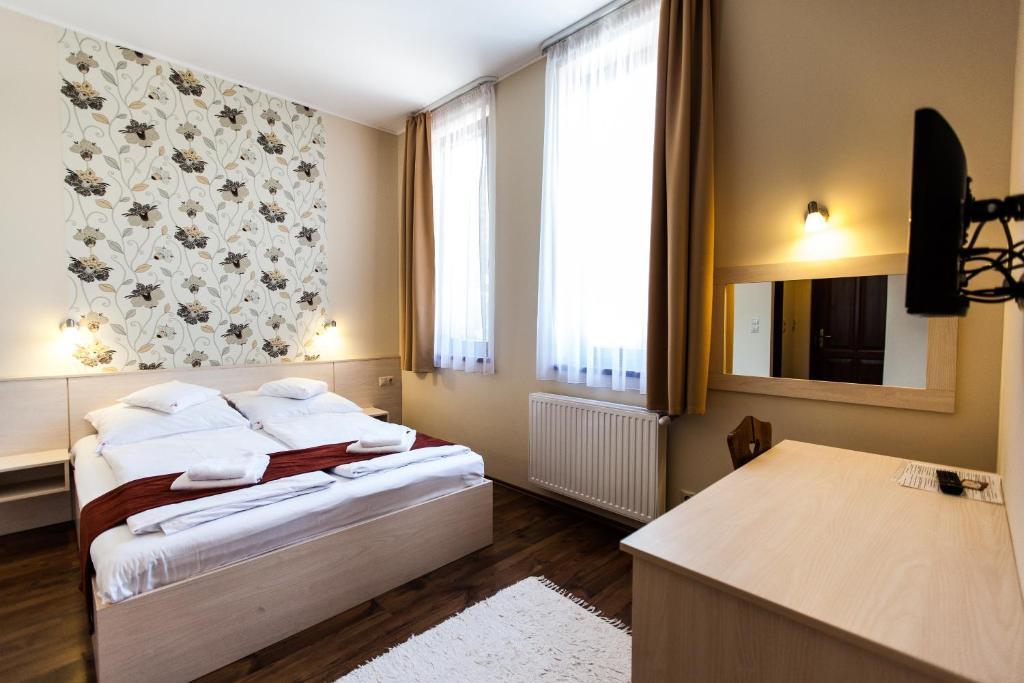 Piroska Csarda Es Panzio Bed & Breakfast Siófok Exterior foto