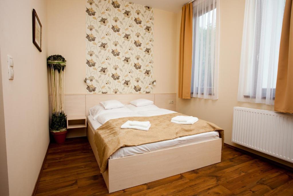Piroska Csarda Es Panzio Bed & Breakfast Siófok Exterior foto