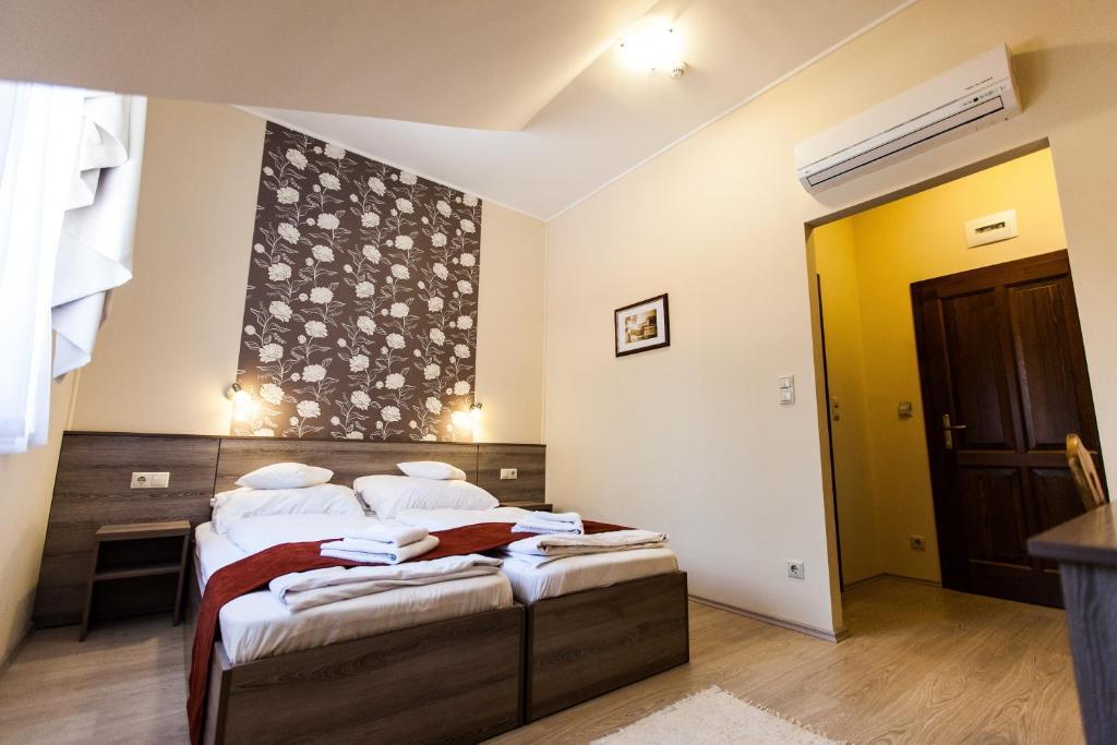 Piroska Csarda Es Panzio Bed & Breakfast Siófok Cameră foto