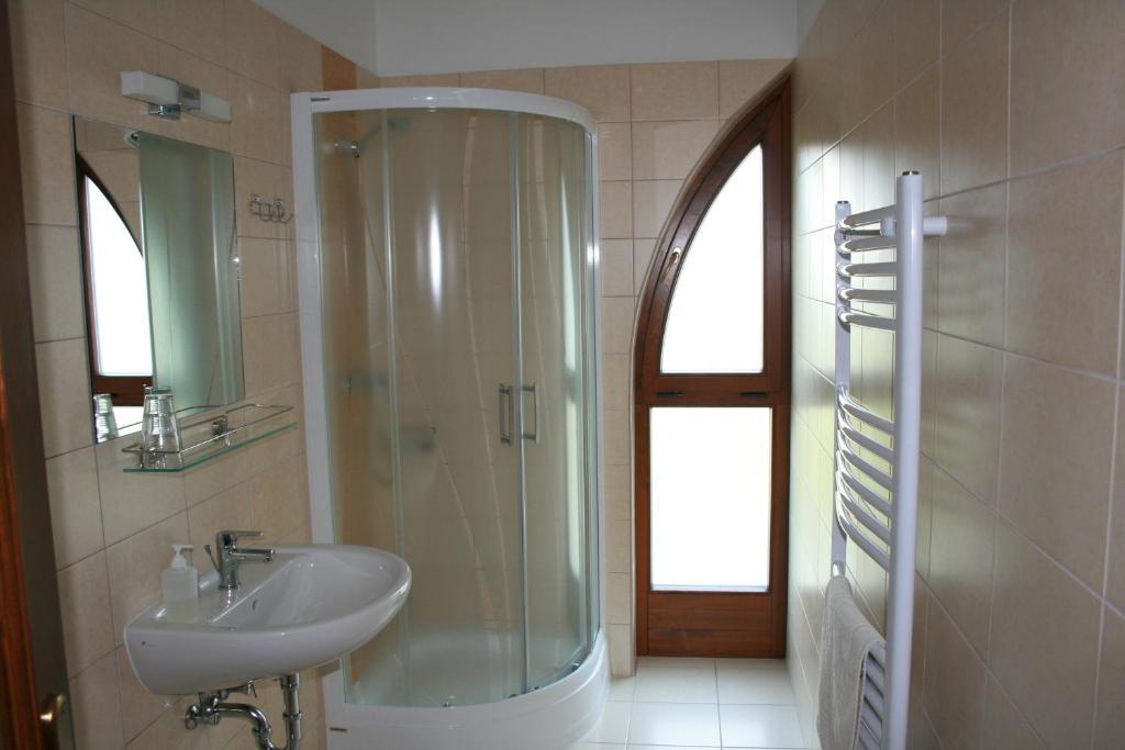 Piroska Csarda Es Panzio Bed & Breakfast Siófok Exterior foto
